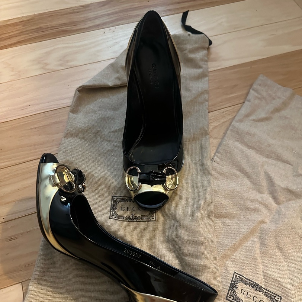 Gucci Black and Gold Women's Shoes